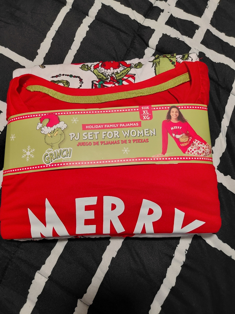 The Grinch Women's Red 'Merry' Holiday PJ Set - XL